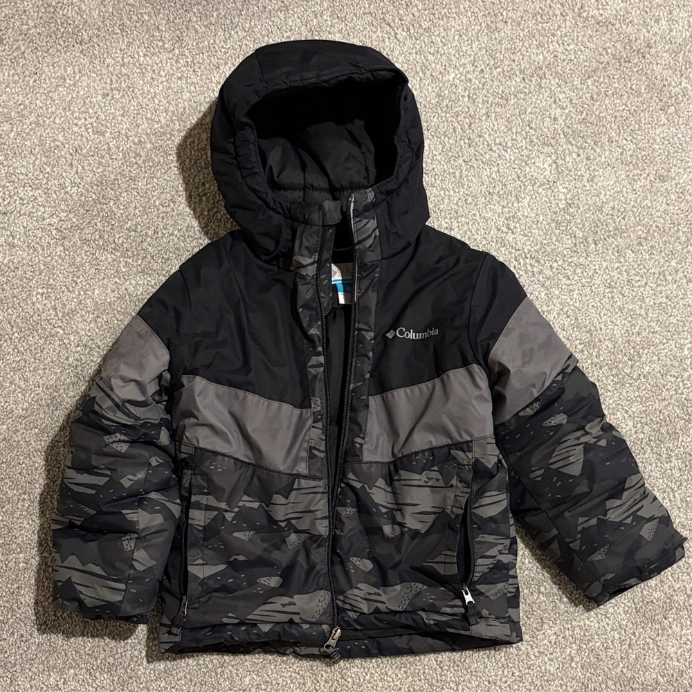 Columbia Black and Gray Patterned Hooded Jacket